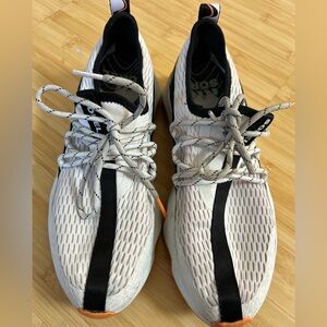 SOREL Lace Sneakers Women’s Sz 8.5 White/Black/Orange NL4952-125